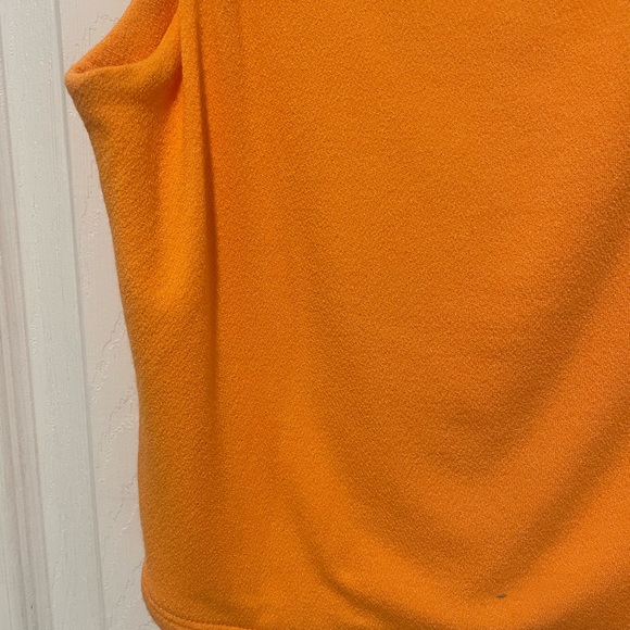 Neon orange stretchy crop tank - Picture 3 of 4